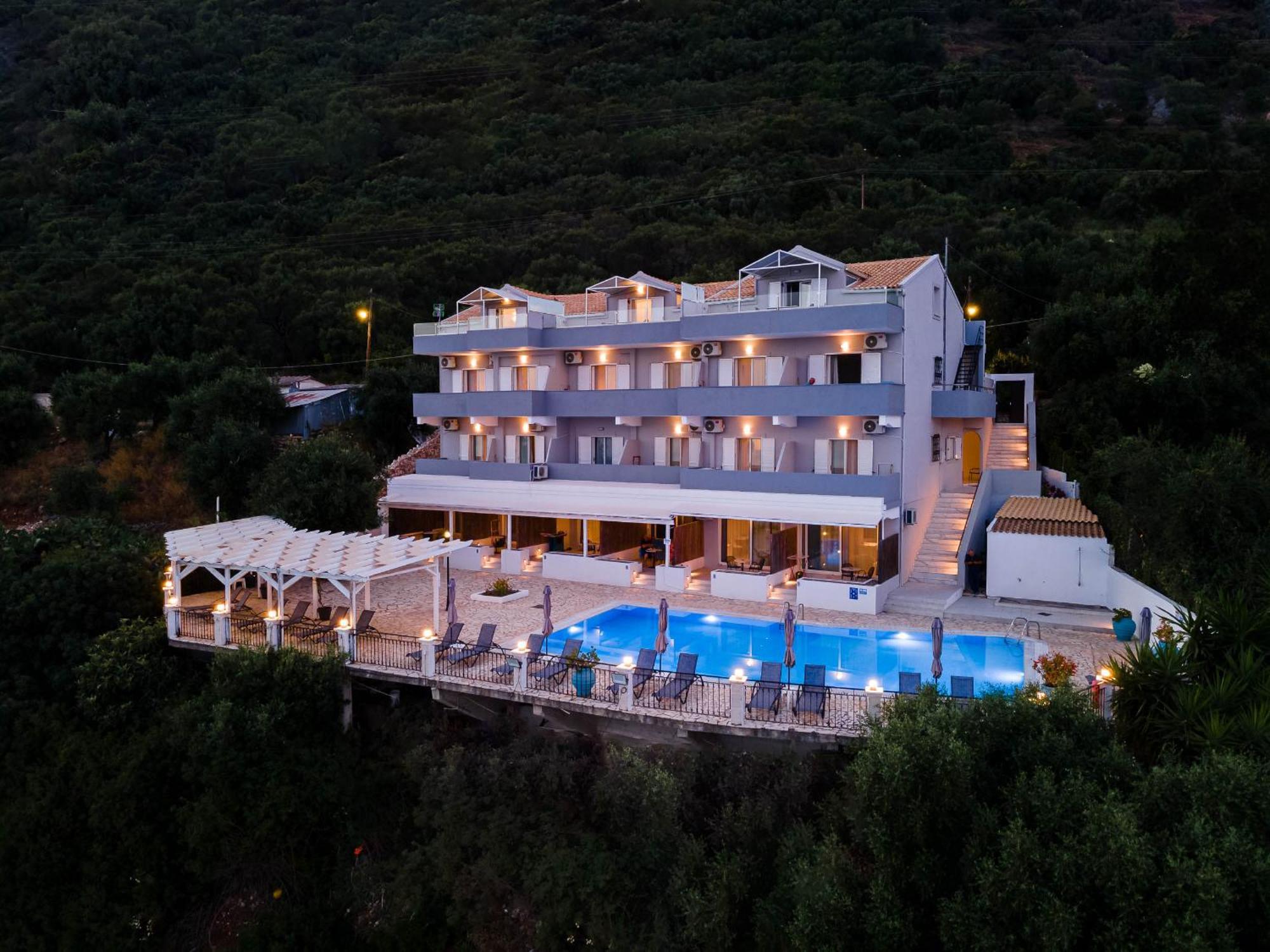 Oceanis 3*
